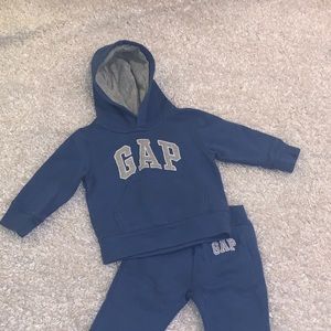 Gap outfit size 2t
